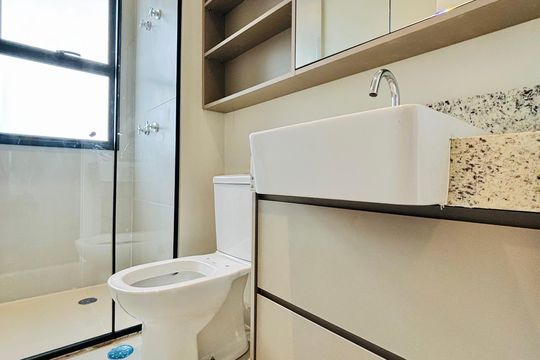 Banheiro da Suíte 1 de apartamento à venda com 2 quartos, 87m² em Alphaville Comercial, Barueri