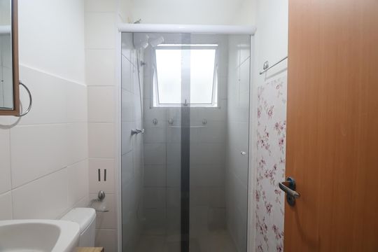 Banheiro de apartamento para alugar com 2 quartos, 42m² em São José, Canoas
