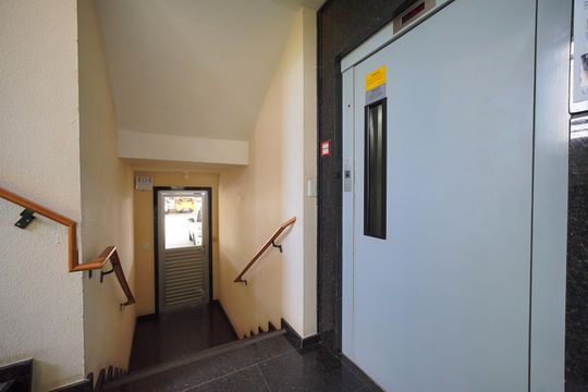 Elevador  de apartamento para alugar com 2 quartos, 52m² em Itacorubi, Florianópolis
