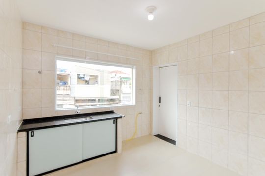 Cozinha de casa para alugar com 2 quartos, 76m² em Jardim Rosa de Franca, Guarulhos