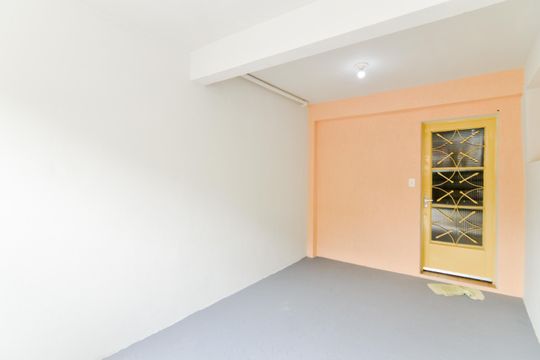 Garagem de casa para alugar com 2 quartos, 76m² em Jardim Rosa de Franca, Guarulhos