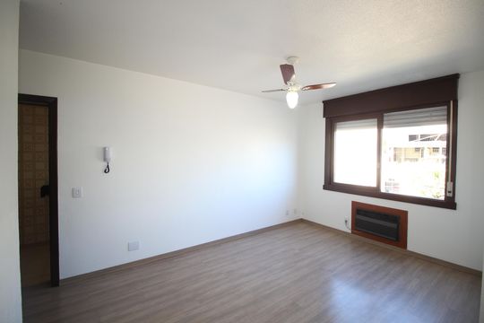 Sala de apartamento para alugar com 3 quartos, 70m² em Vila Jardim, Porto Alegre