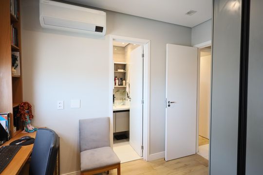 Suíte 1 de apartamento à venda com 2 quartos, 69m² em Vila Osasco, Osasco