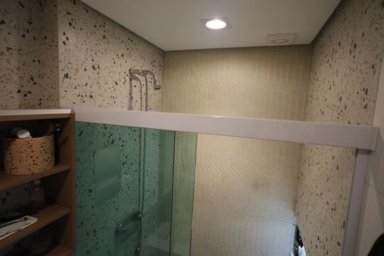 Banheiro da Suíte 2 de apartamento à venda com 2 quartos, 69m² em Vila Osasco, Osasco