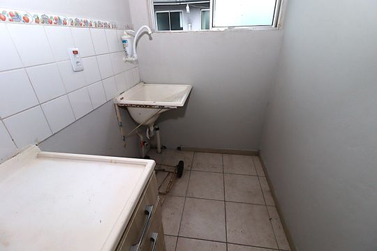 Área de serviço de apartamento para alugar com 2 quartos, 141m² em Rubem Berta, Porto Alegre