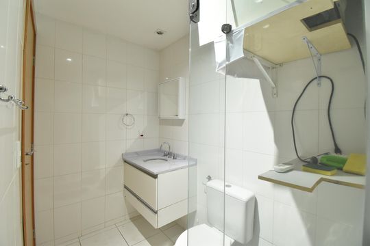 Banheiro do Studio de apartamento para alugar com 1 quarto, 52m² em Centro, Curitiba