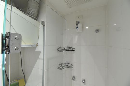 Banheiro do Studio de apartamento para alugar com 1 quarto, 52m² em Centro, Curitiba