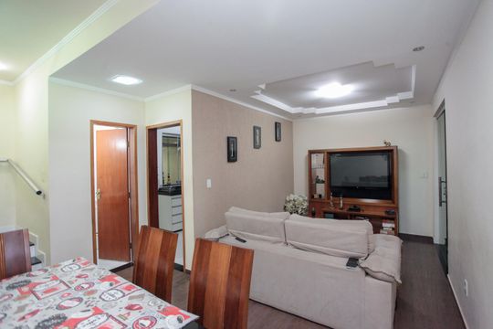 Sala de casa para alugar com 3 quartos, 77m² em Industrial São Luiz, Contagem