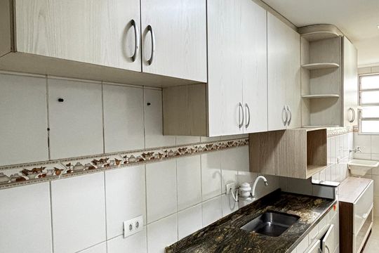 Cozinha de apartamento à venda com 2 quartos, 54m² em Vila Aquilino, Santo André