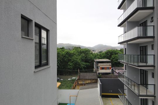 Sala - Vista de apartamento à venda com 2 quartos, 59m² em Taquara, Rio de Janeiro