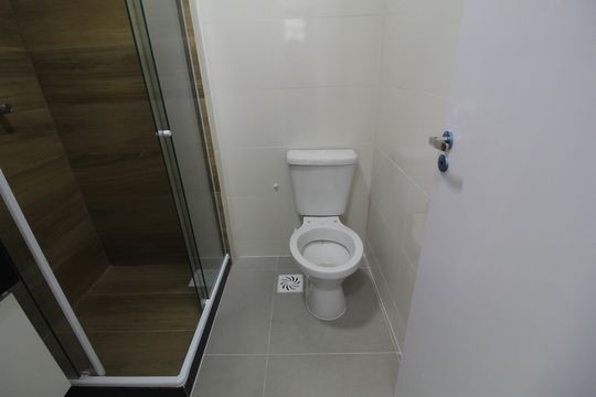 Banheiro Social de apartamento à venda com 2 quartos, 59m² em Taquara, Rio de Janeiro