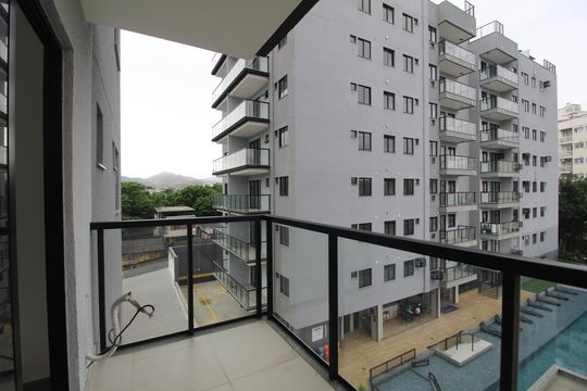 Sala - Varanda de apartamento à venda com 2 quartos, 59m² em Taquara, Rio de Janeiro