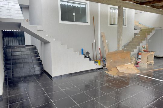 Garagem  de casa para alugar com 2 quartos, 65m² em Jardim Scyntila, Guarulhos