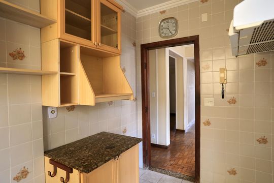 Cozinha de apartamento para alugar com 3 quartos, 105m² em Pompéia, Belo Horizonte