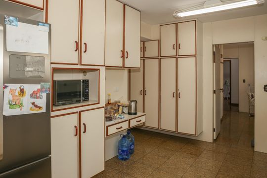 Cozinha de apartamento à venda com 4 quartos, 320m² em Perdizes, São Paulo