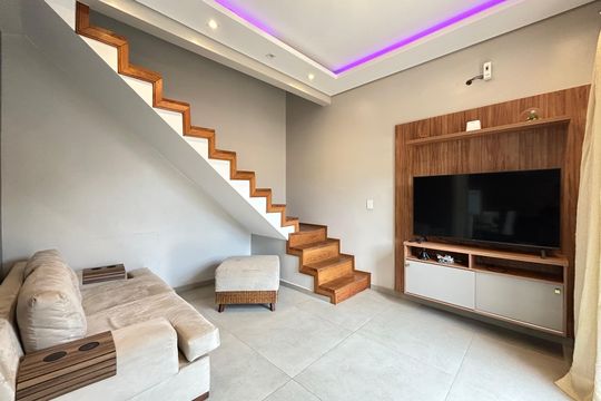 Casa para alugar com 4 quartos, 120m² em Campeche, Florianópolis