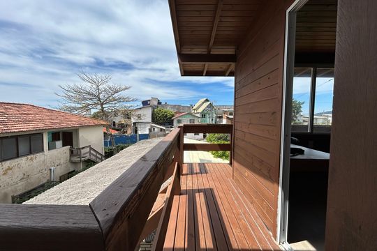 Varanda de casa para alugar com 4 quartos, 120m² em Campeche, Florianópolis