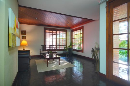 Hall de Entrada de apartamento à venda com 2 quartos, 110m² em Higienópolis, Porto Alegre