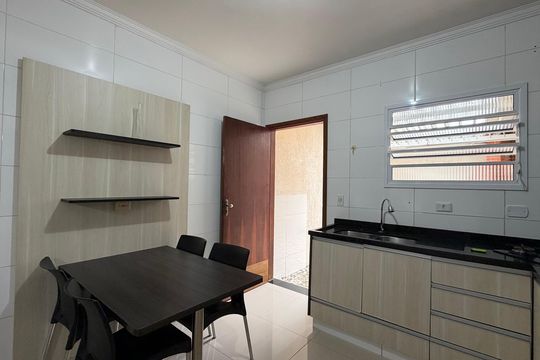Casa de Condomínio para alugar com 2 quartos, 80m² em Chácara Vale do Rio Cotia, Carapicuíba