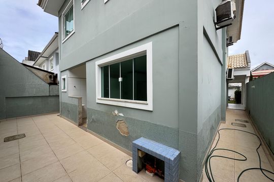 Área externa de casa de condomínio à venda com 5 quartos, 250m² em Recreio dos Bandeirantes, Rio de Janeiro