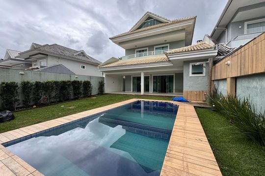 Área externa de casa de condomínio à venda com 5 quartos, 250m² em Recreio dos Bandeirantes, Rio de Janeiro