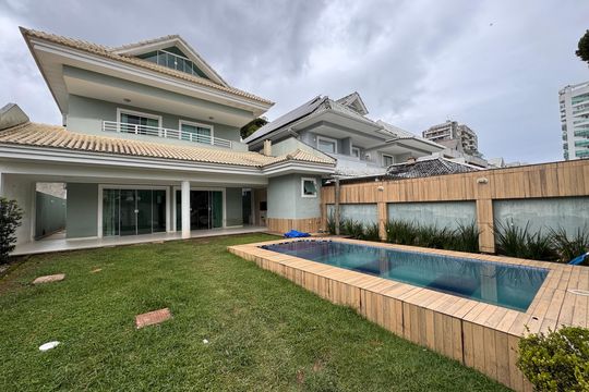 Área externa de casa de condomínio à venda com 5 quartos, 250m² em Recreio dos Bandeirantes, Rio de Janeiro