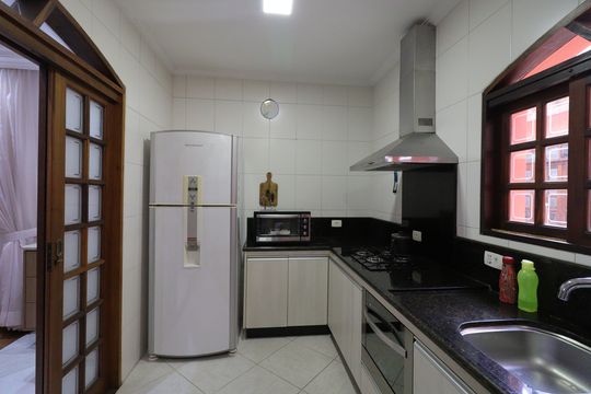 Cozinha de casa à venda com 3 quartos, 150m² em Jardim dos Prados, São Paulo