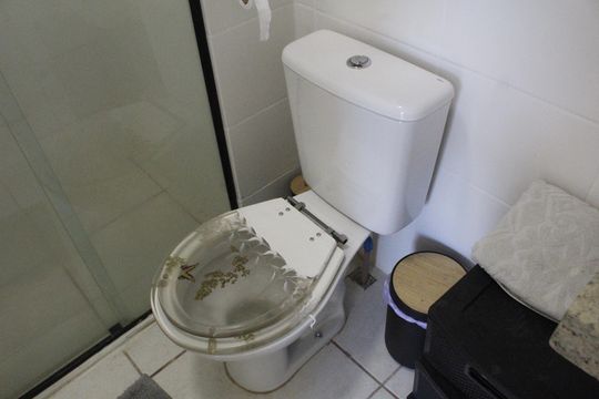 Banheiro Social de apartamento para alugar com 2 quartos, 52m² em Curicica, Rio de Janeiro