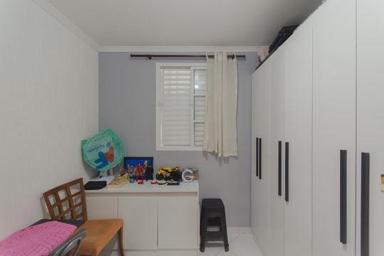 Quarto 1 de apartamento à venda com 2 quartos, 42m² em Vila Heliopolis, São Paulo