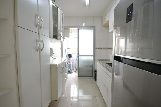 Cozinha de apartamento para alugar com 2 quartos, 55m² em Vila Lageado, São Paulo