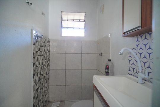 Banheiro de casa para alugar com 2 quartos, 56m² em São Miguel, São Leopoldo