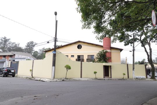 Fachada de casa à venda com 6 quartos, 549m² em Chácara Meyer, São Paulo