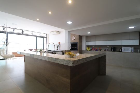Cozinha de casa para alugar com 4 quartos, 350m² em Saraiva, Uberlândia