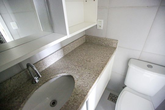 Banheiro Social de apartamento à venda com 2 quartos, 65m² em Freguesia (jacarepaguá), Rio de Janeiro
