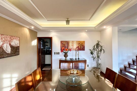 Casa à venda com 3 quartos, 400m² em São Marcos, Belo Horizonte
