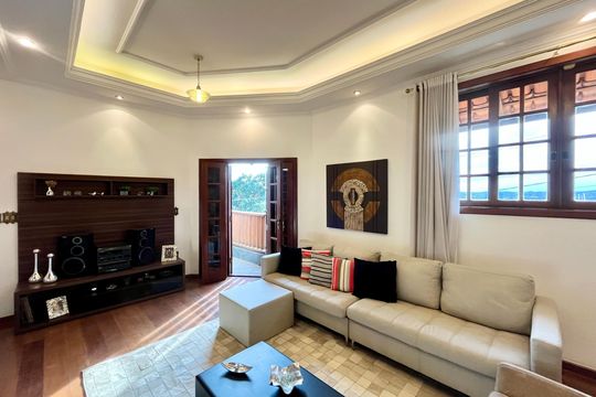 Sala de casa à venda com 3 quartos, 400m² em São Marcos, Belo Horizonte
