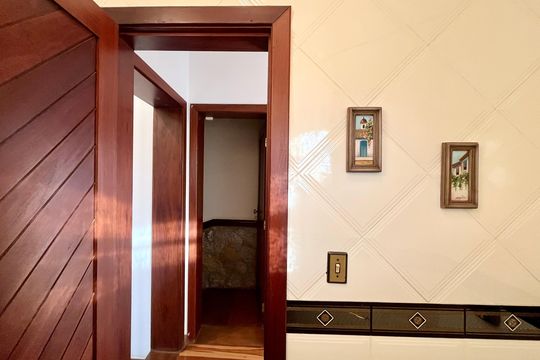 Casa à venda com 3 quartos, 400m² em São Marcos, Belo Horizonte