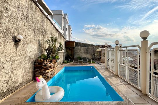 Área externa de casa à venda com 3 quartos, 400m² em São Marcos, Belo Horizonte
