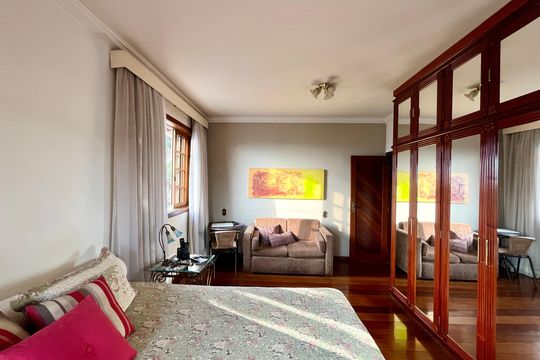 Suíte de casa à venda com 3 quartos, 400m² em São Marcos, Belo Horizonte