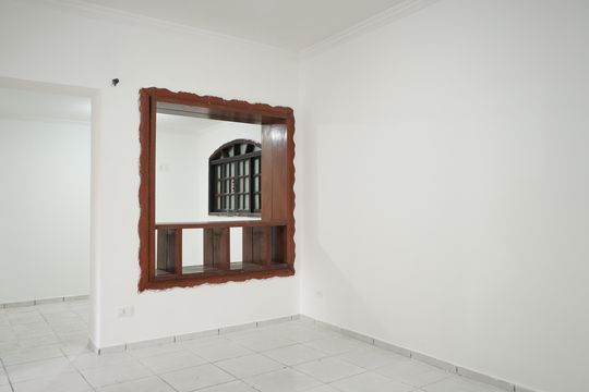 Casa para alugar com 2 quartos, 220m² em Chácara Seis de Outubro, São Paulo