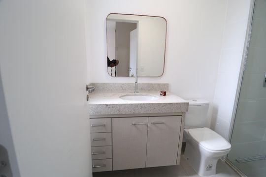 Banheiro do Quarto 3 de apartamento para alugar com 3 quartos, 115m² em Gávea, Uberlândia