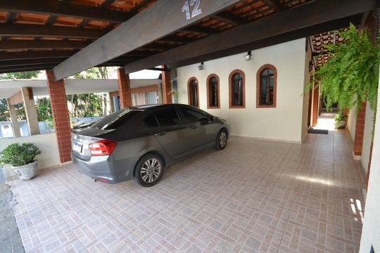 Garagem de casa à venda com 3 quartos, 217m² em Jardim Éster Yolanda, São Paulo