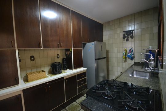 Cozinha de casa à venda com 3 quartos, 217m² em Jardim Éster Yolanda, São Paulo