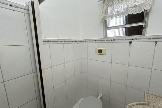 Banheiro de apartamento para alugar com 2 quartos, 55m² em Osvaldo Cruz, Rio de Janeiro