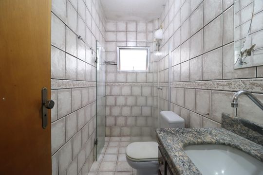 Banheiro Social de apartamento para alugar com 3 quartos, 65m² em Santa Mônica, Uberlândia