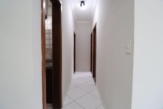 Corredor de apartamento para alugar com 3 quartos, 65m² em Santa Mônica, Uberlândia