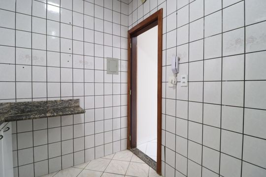 Cozinha de apartamento para alugar com 3 quartos, 65m² em Santa Mônica, Uberlândia