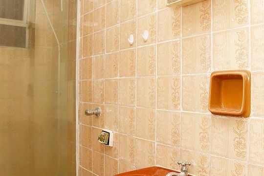 Banheiro Quarto Suíte de apartamento à venda com 1 quarto, 50m² em Santana, Porto Alegre