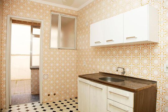 Cozinha de apartamento à venda com 1 quarto, 50m² em Santana, Porto Alegre