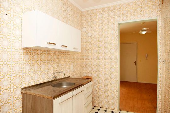 Cozinha de apartamento à venda com 1 quarto, 50m² em Santana, Porto Alegre